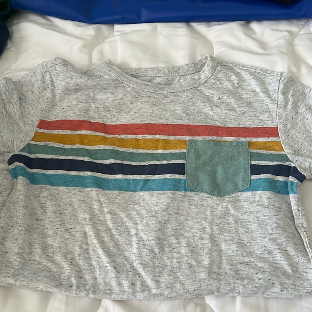 Grey stripped tshirt